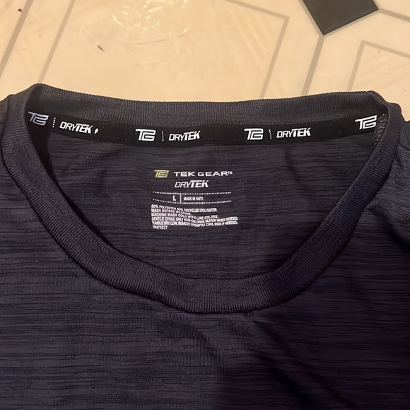 🎽 Bundle of 2 grey sleeveless athletic shirts size Large EUC - Picture 4 of 6